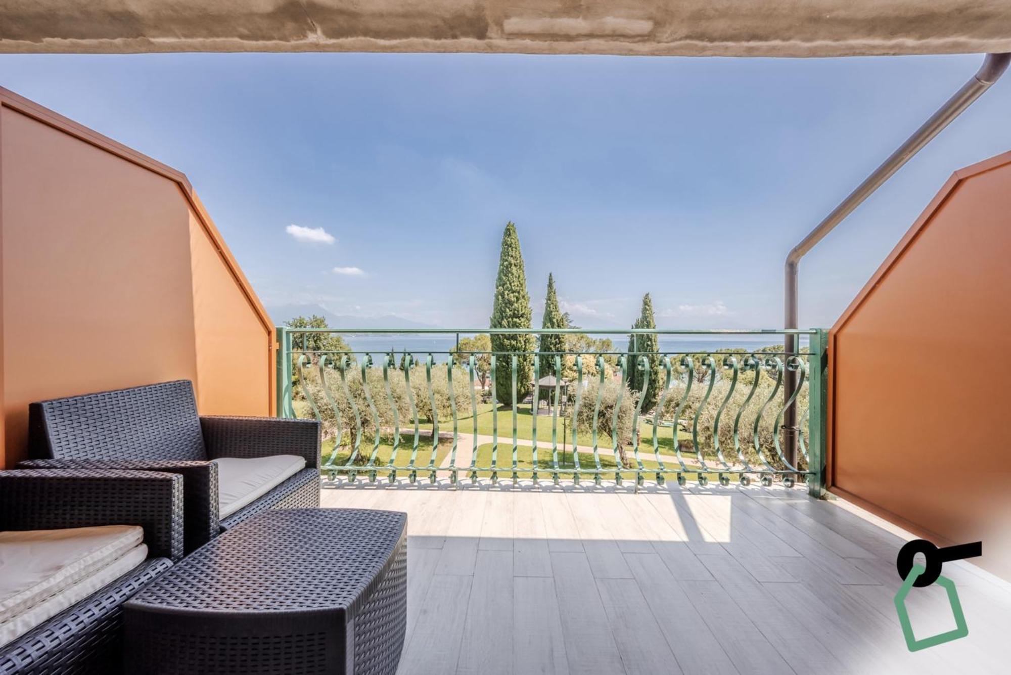 Hotiday Apartment Collection - Desenzano 代森扎诺-德尔加达 外观 照片