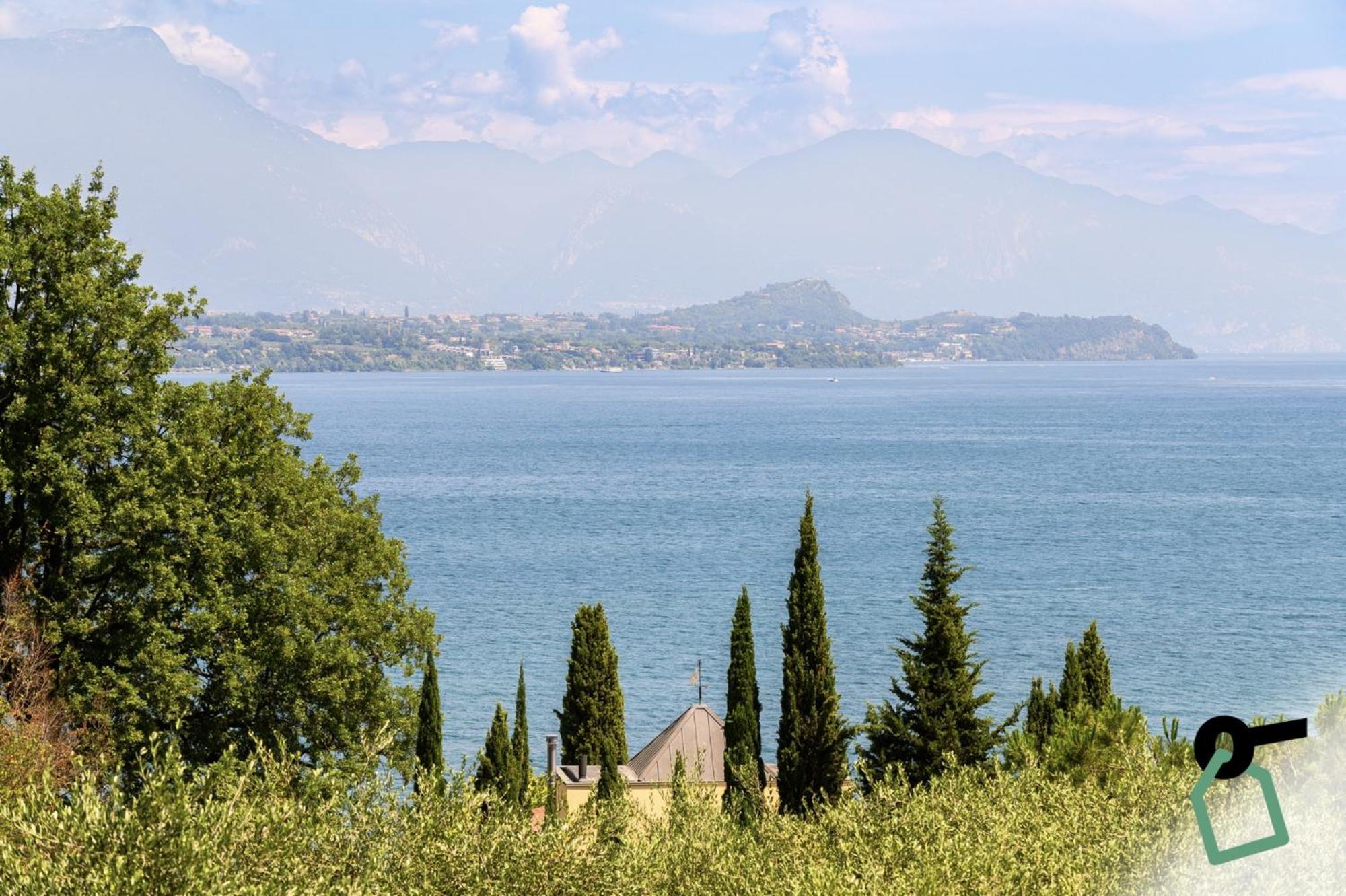 Hotiday Apartment Collection - Desenzano 代森扎诺-德尔加达 外观 照片