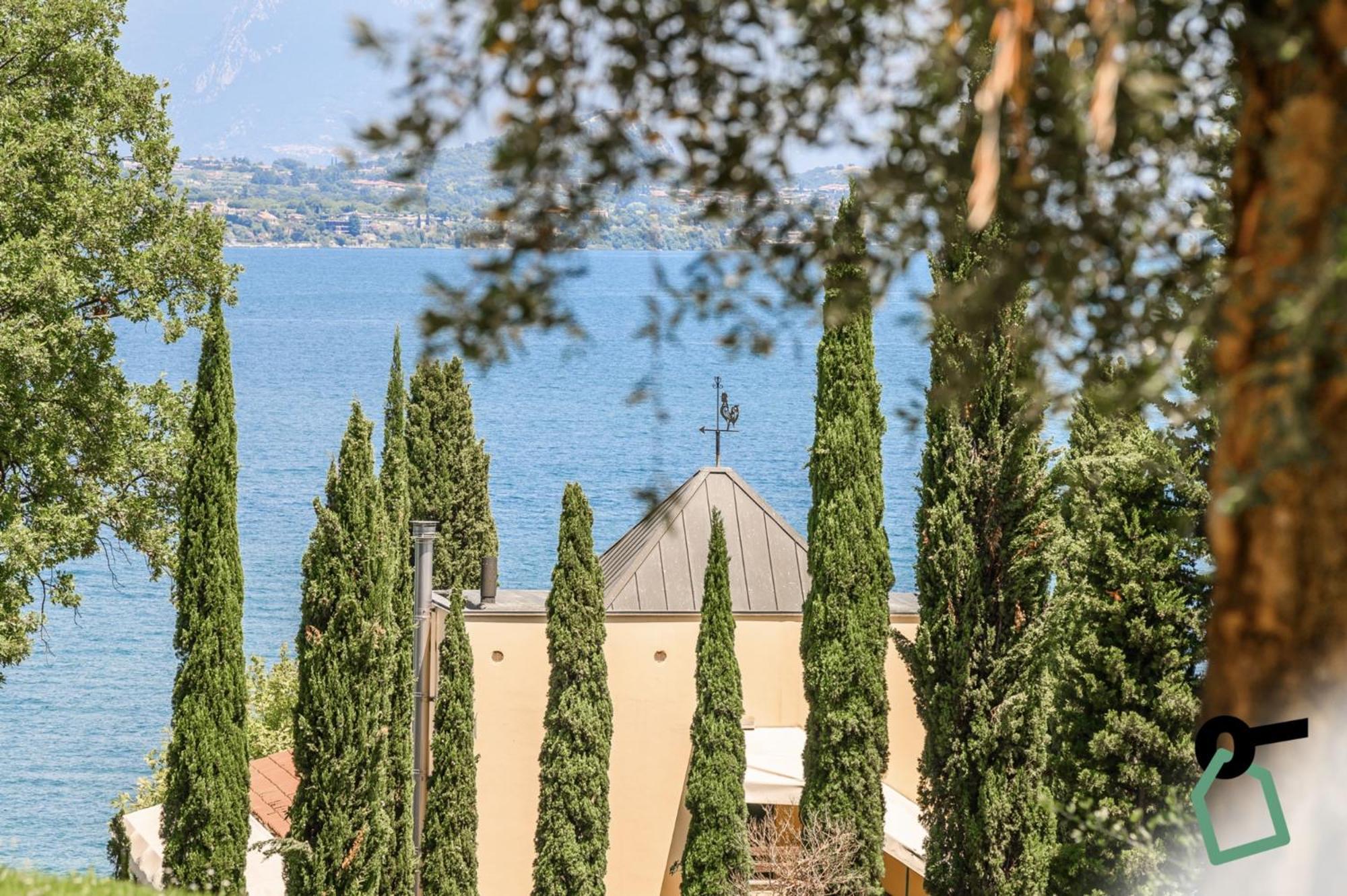 Hotiday Apartment Collection - Desenzano 代森扎诺-德尔加达 外观 照片